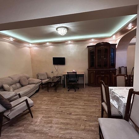 Apartment In Centre Evn Ереван Екстериор снимка
