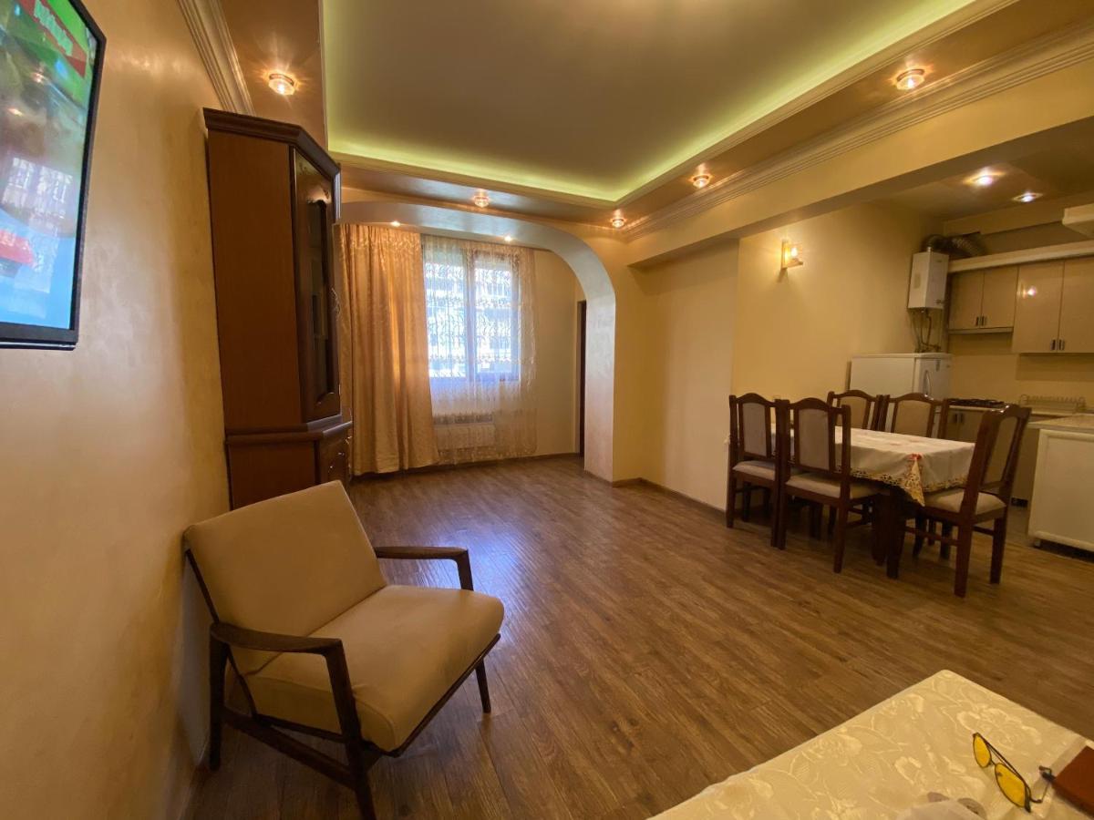 Apartment In Centre Evn Ереван Екстериор снимка
