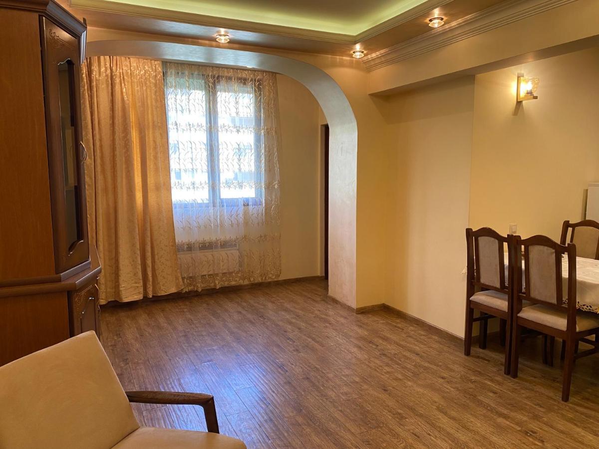 Apartment In Centre Evn Ереван Екстериор снимка