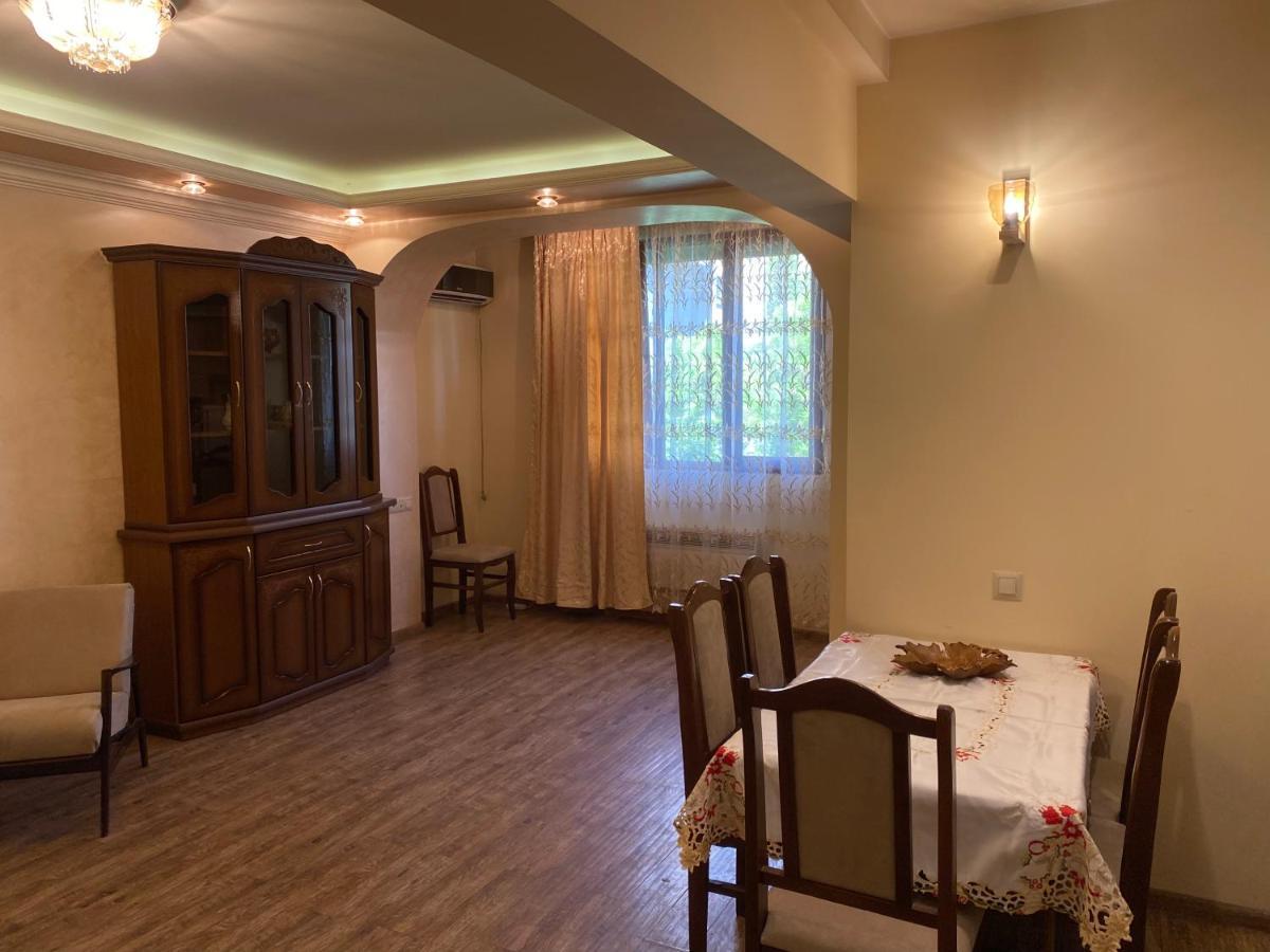 Apartment In Centre Evn Ереван Екстериор снимка