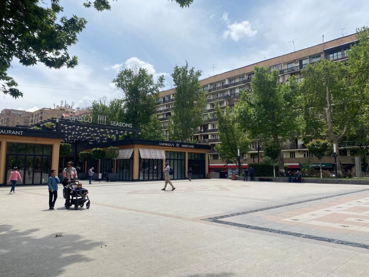 Apartment In Centre Evn Ереван Екстериор снимка