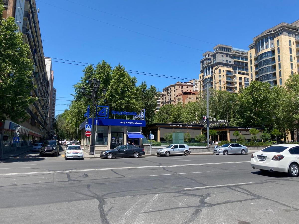 Apartment In Centre Evn Ереван Екстериор снимка